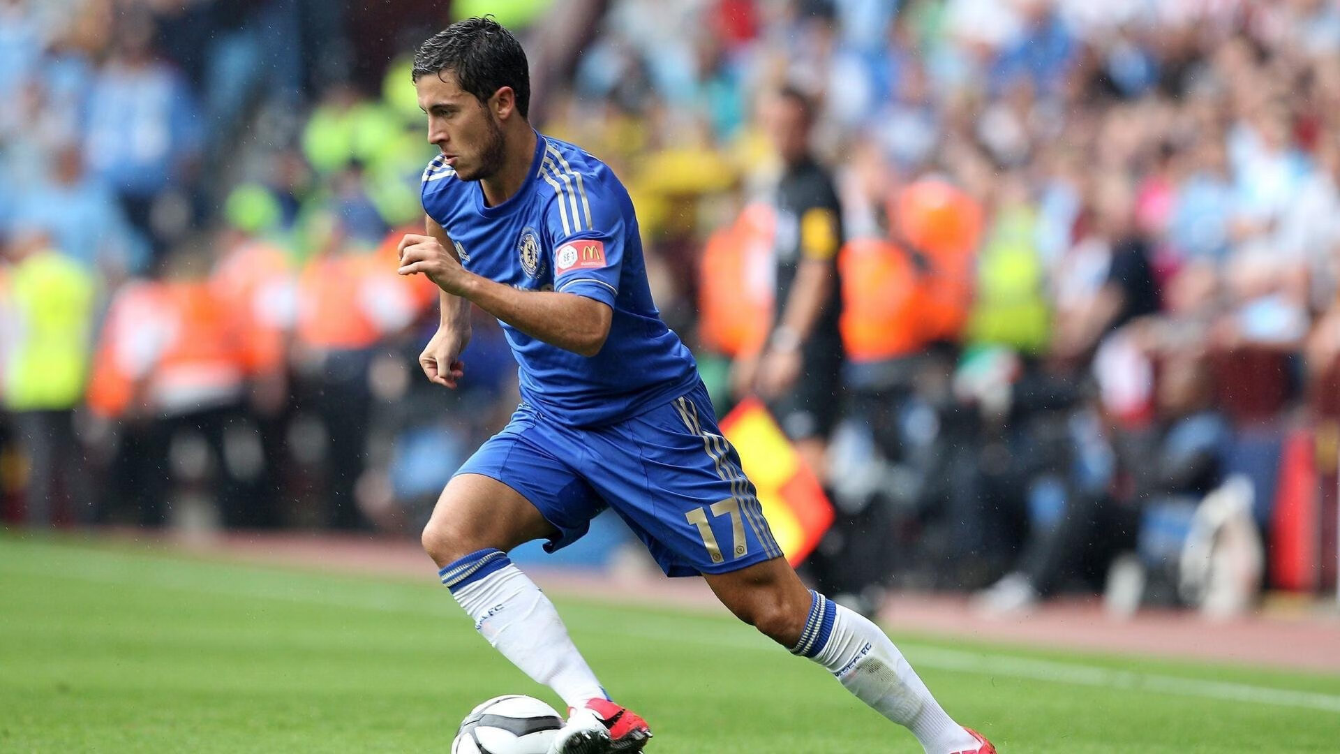 阿根廷美洲雄鹰队逐步崭露头角，成为黑马球队，阿根廷足球雄鹰